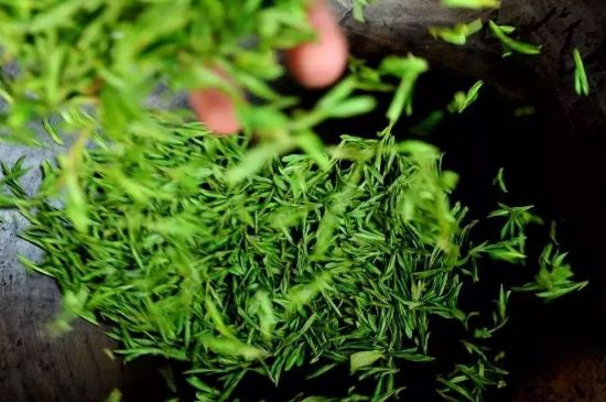龙井茶炒茶叶怎么炒出好茶色,茶叶怎样做出来最绿?