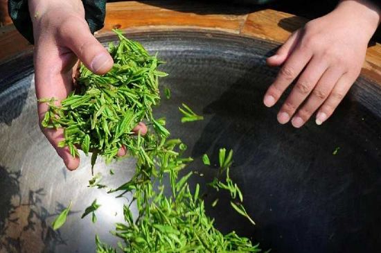 龙井茶炒茶叶怎么炒出好茶色,茶叶怎样做出来最绿?